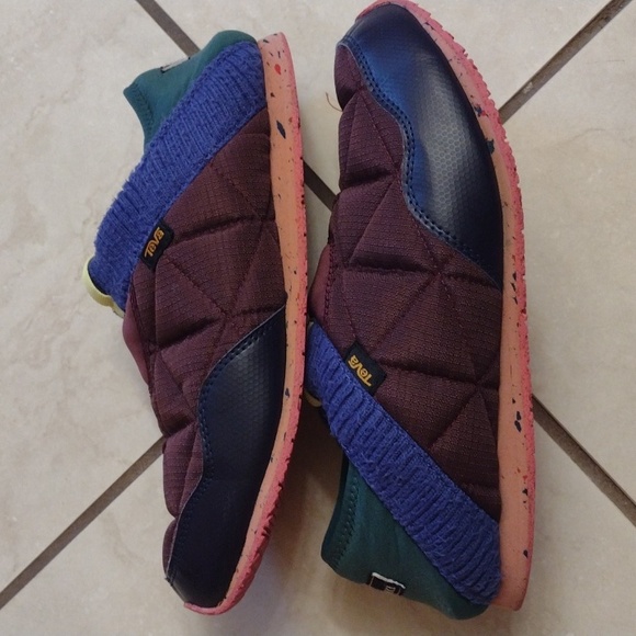 SOLD Cotopaxi X Teva slip on comfort shoe - Picture 3 of 11